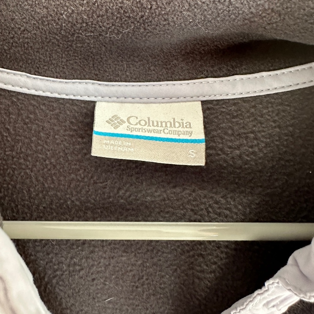Columbia Button Up - Picture 4 of 4